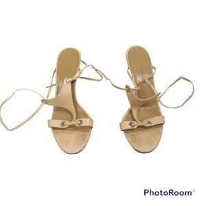Borgo Degli Ulivi tan t strap harness self tie heels